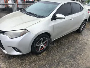 Toyota Corolla 2015 White