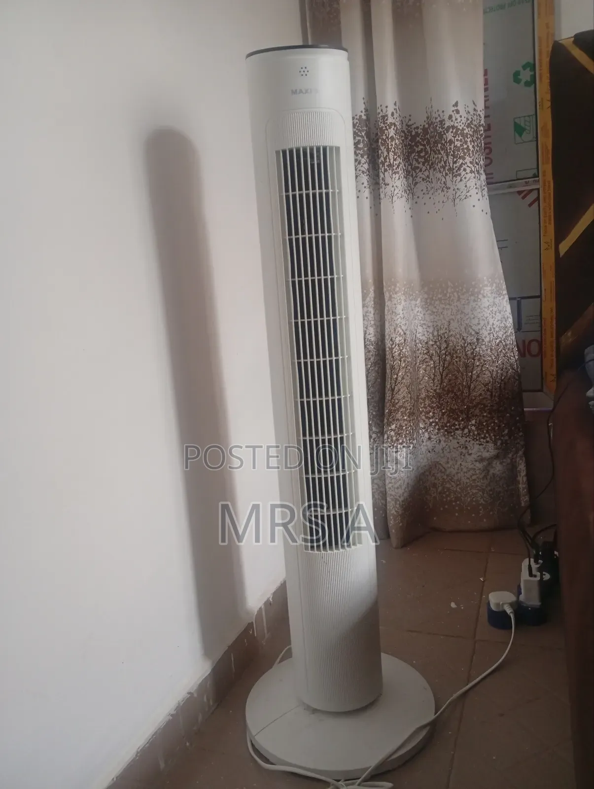40", MAXI FAN , Distress Sale