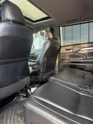 Toyota Highlander XLE 2019 Gray