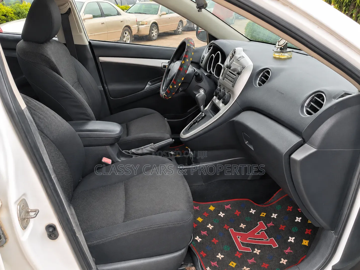 Pontiac Vibe 2009 White