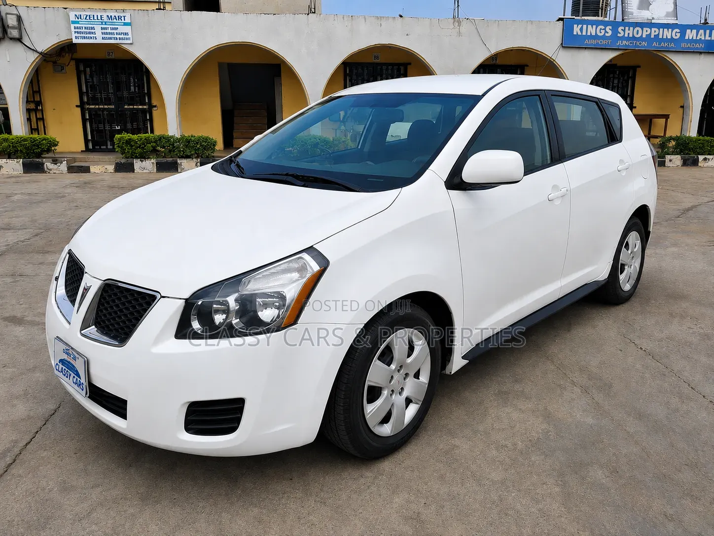 Pontiac Vibe 2009 White