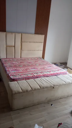 Bedframe and Foam