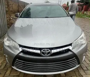 Toyota Camry 2017 Silver