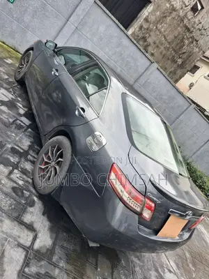 Toyota Camry XLE V6 4dr Sedan (3.5L 6cyl 6AM) 2010 Gray