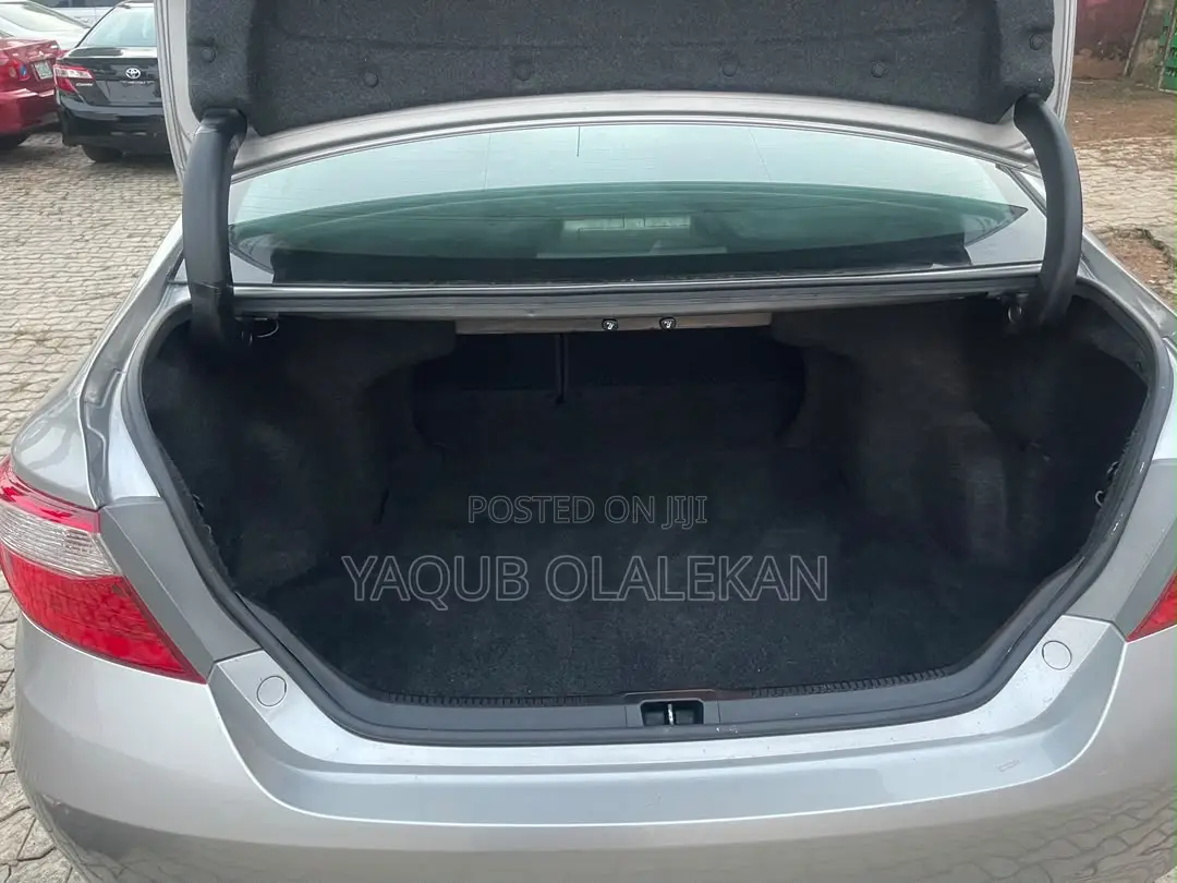 Toyota Camry 2017 Silver