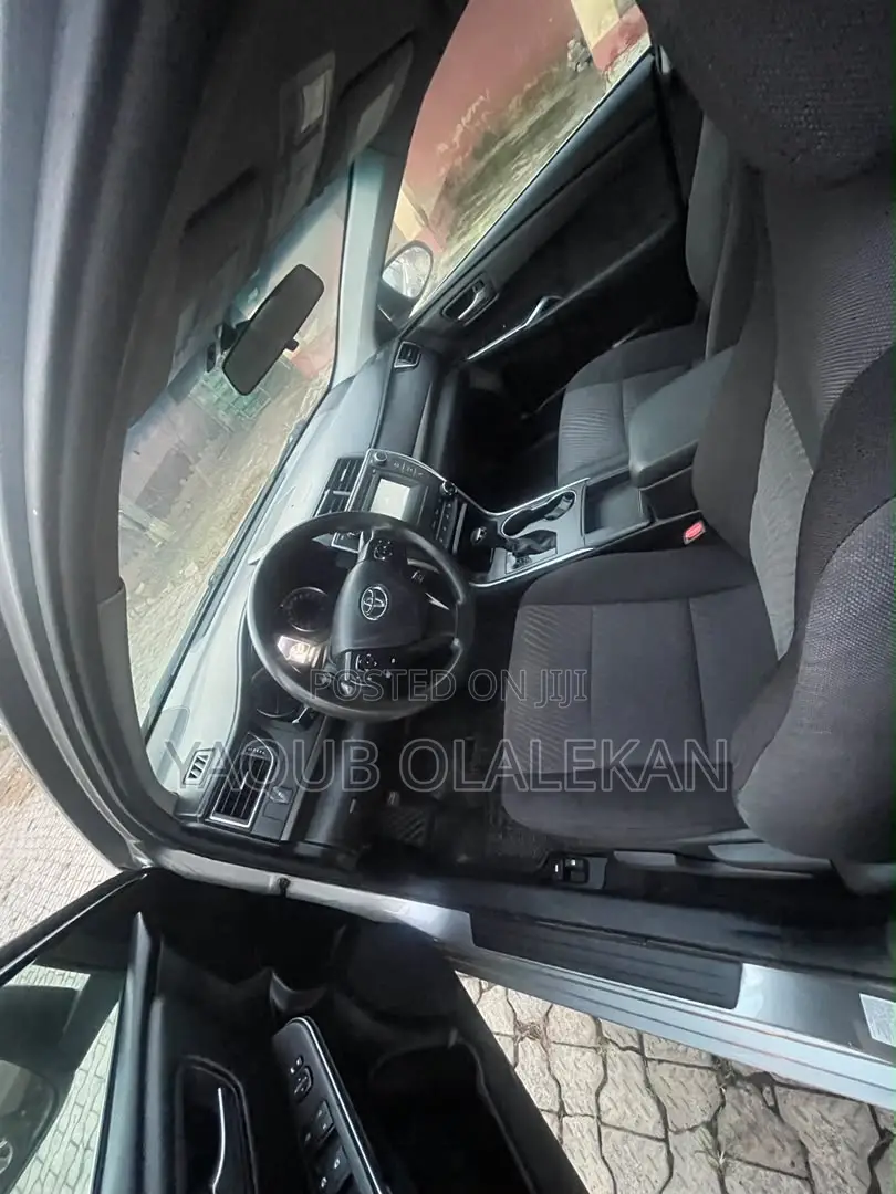 Toyota Camry 2017 Silver