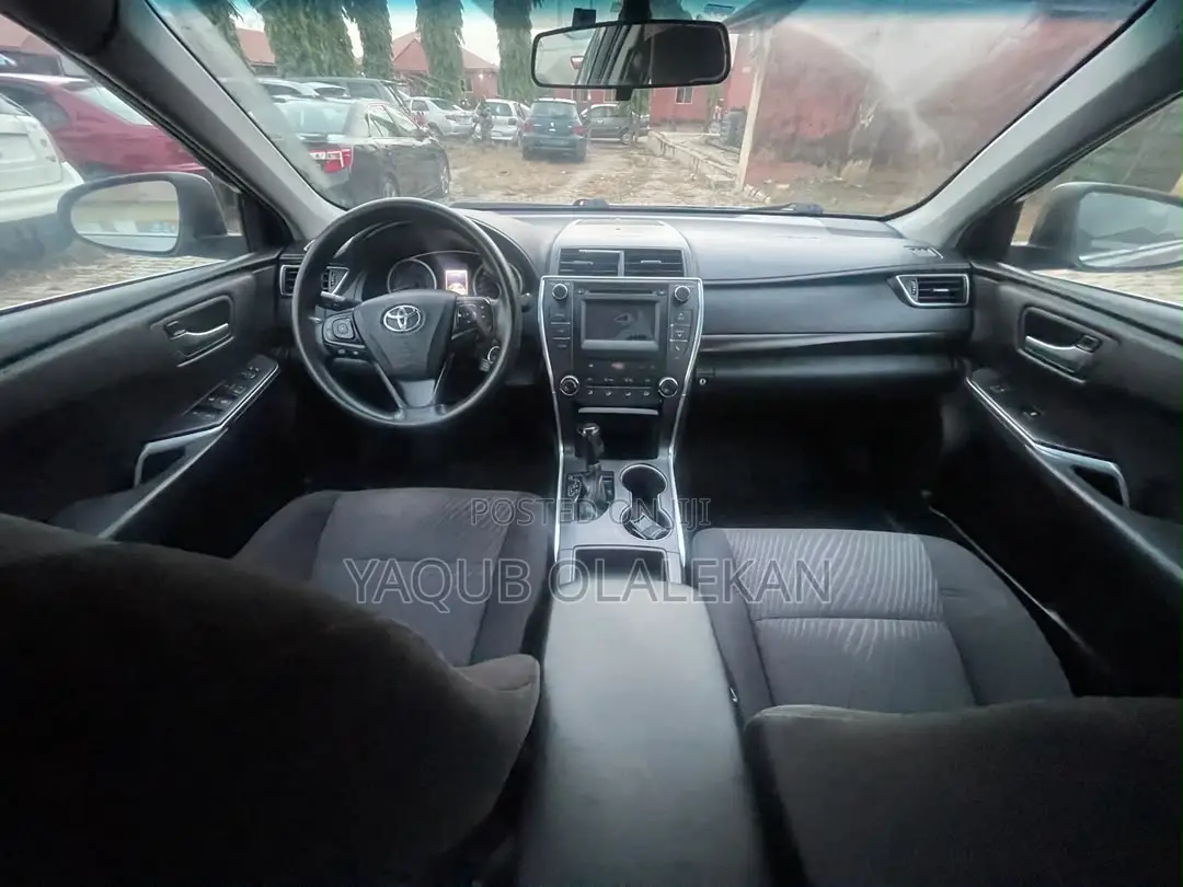 Toyota Camry 2017 Silver