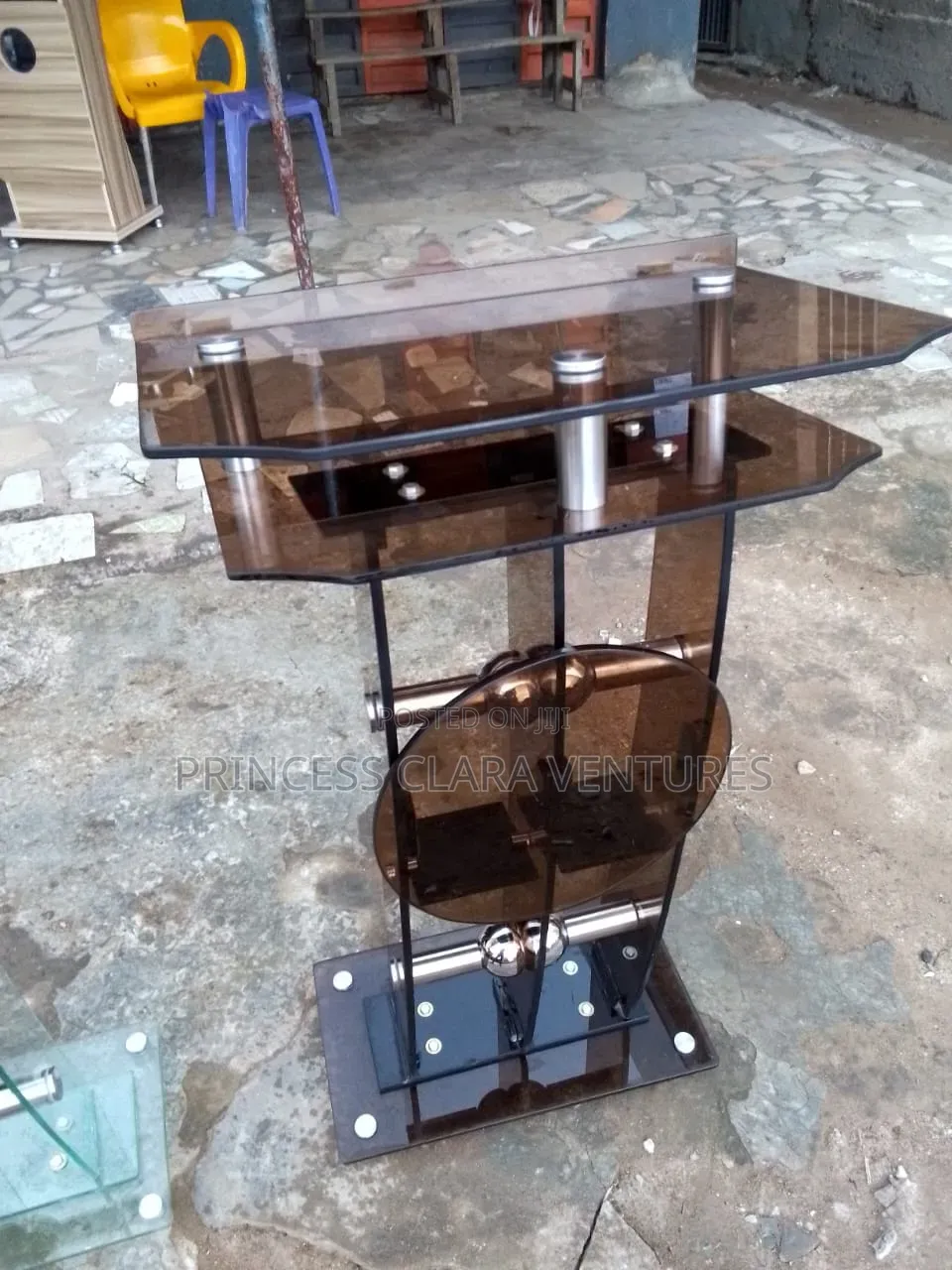 High Quality Thick Winner Round Glass Pulpit