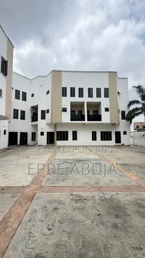 4bdrm Townhouse/Terrace in Jahi for sale