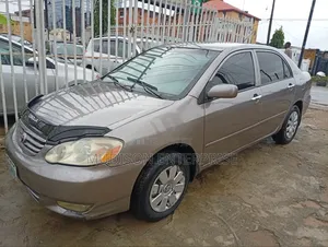 Toyota Corolla 2004 Gray