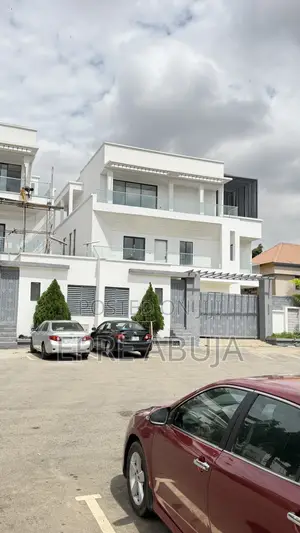 6bdrm Duplex in Maitama for sale