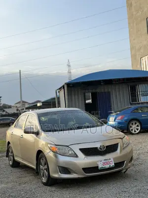 Toyota Corolla LE 4dr Sedan (1.8L 4 cyl 4A) 2009 Gold