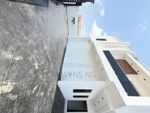 5bdrm Duplex in Lekki Phase 2 for sale