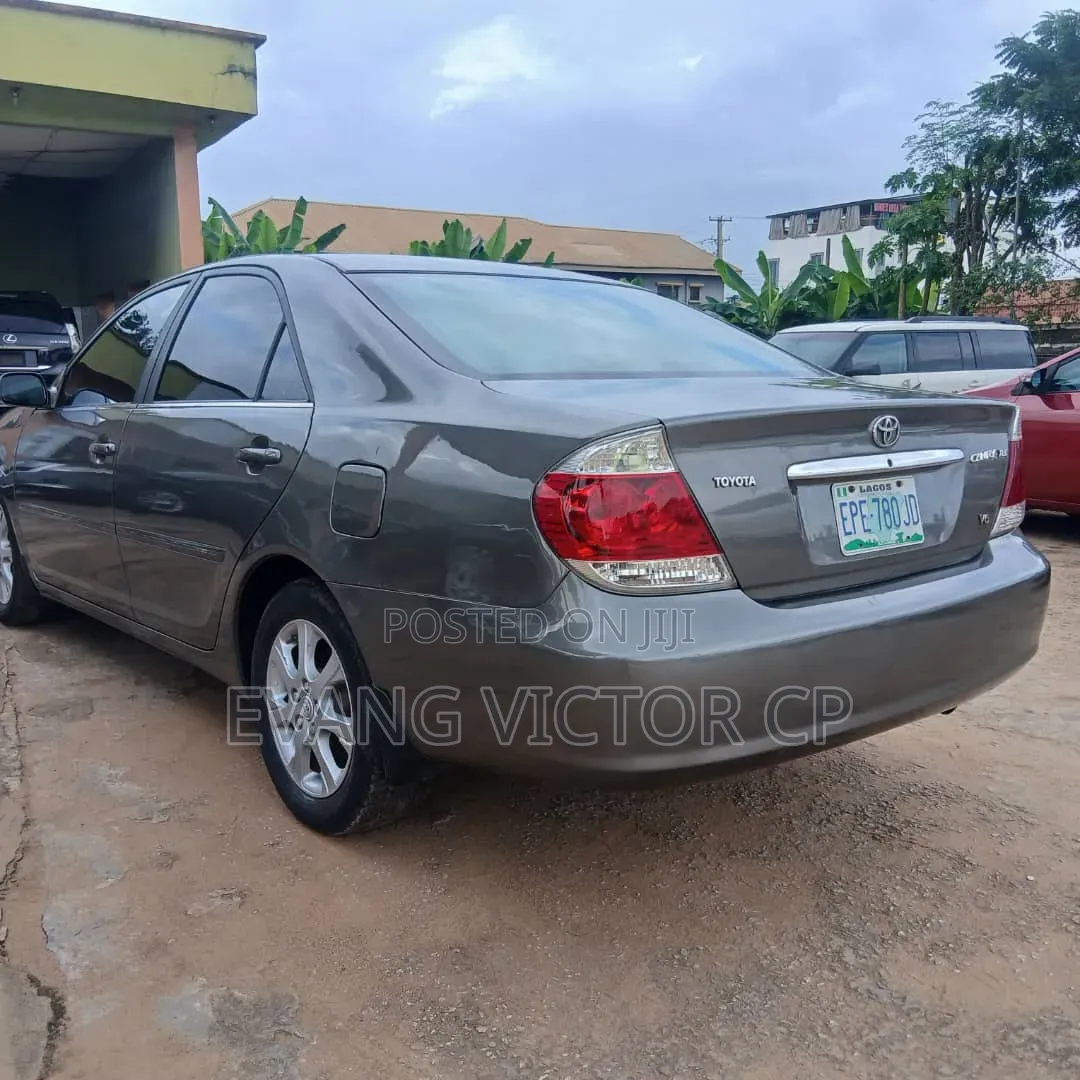 Toyota Camry 2006 Gray