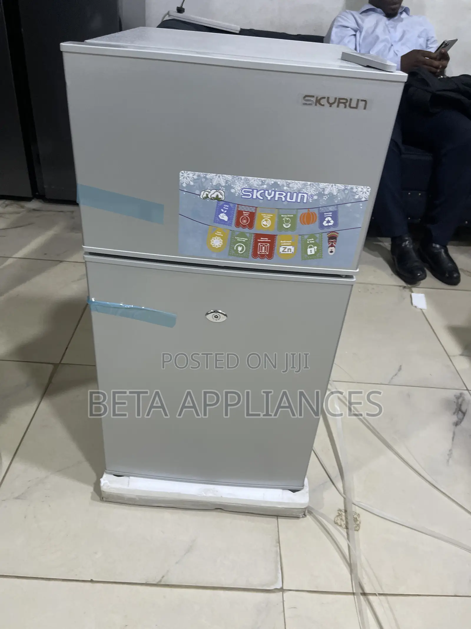 Stylish Skyrun Refrigerator 70 Litres