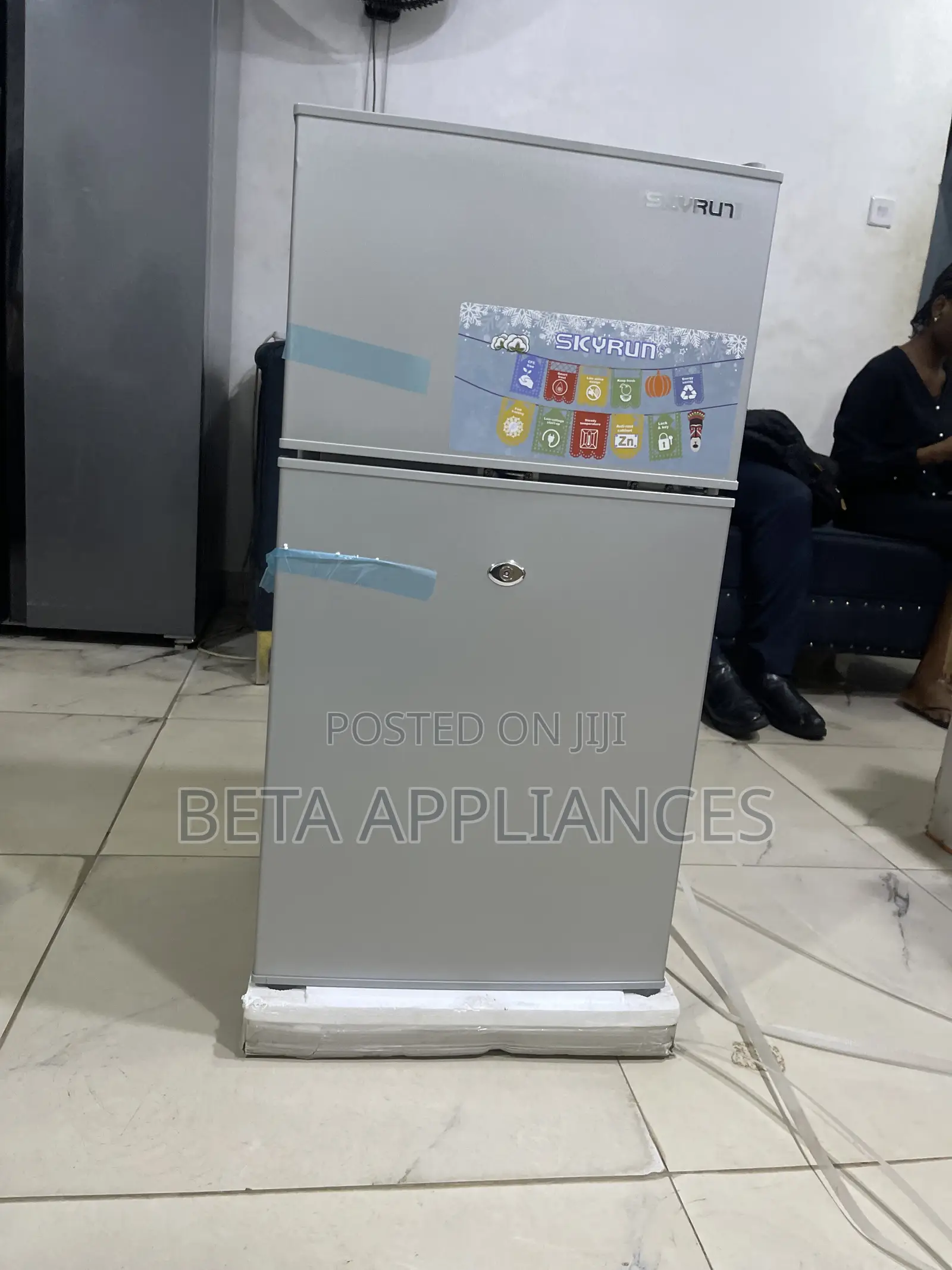 Skyrun Refrigerator With Glass Shelves