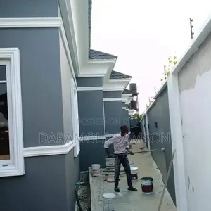 The Best Painter and Professional Wallpaper Installer.