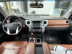 Toyota Tundra 2015 Black