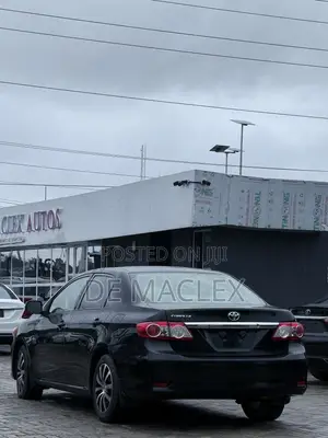 Toyota Corolla LE 4dr Sedan (1.8L 4cyl 4A) 2012 Black