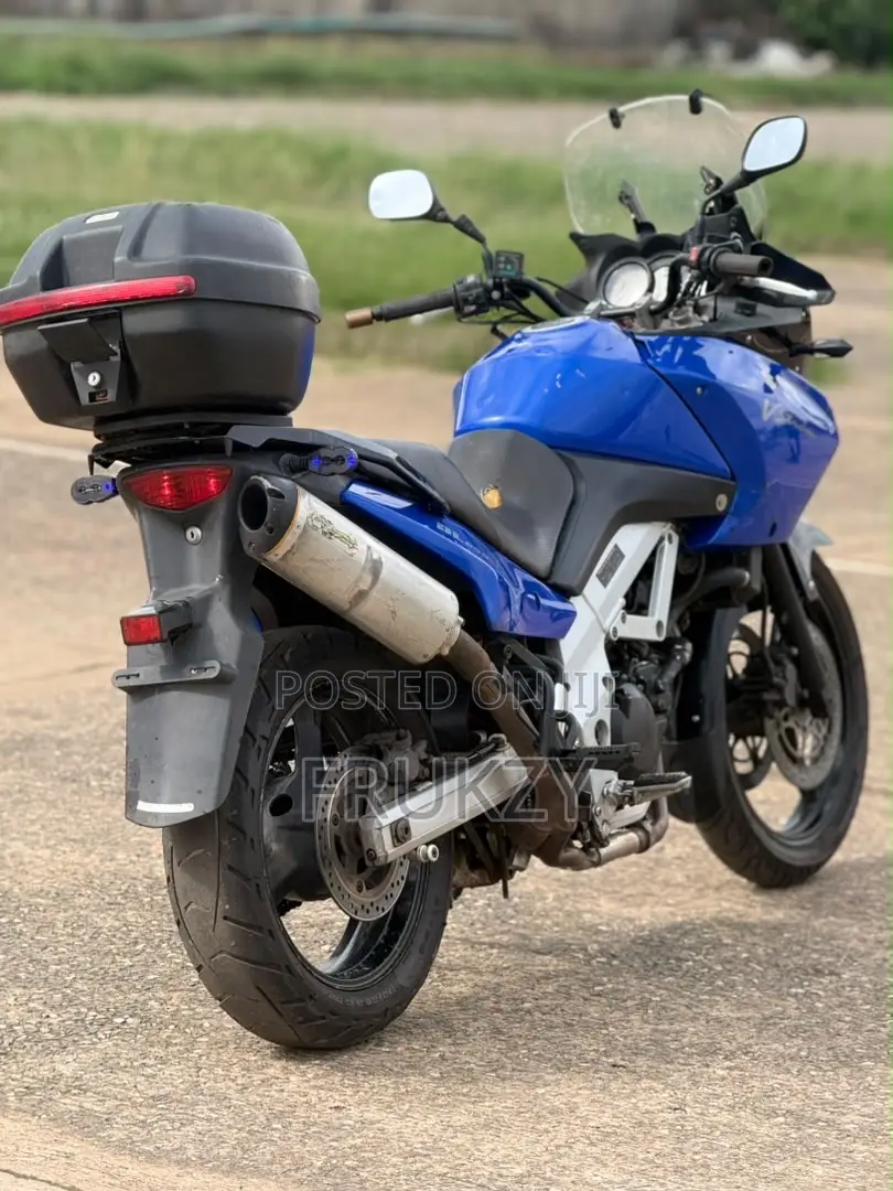 Suzuki V-Strom 2010 Blue