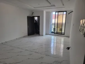2bdrm Apartment in Lekki Phase 1 for rent