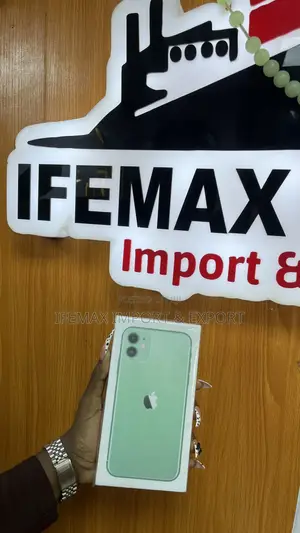 New Apple iPhone 11 128 GB Green