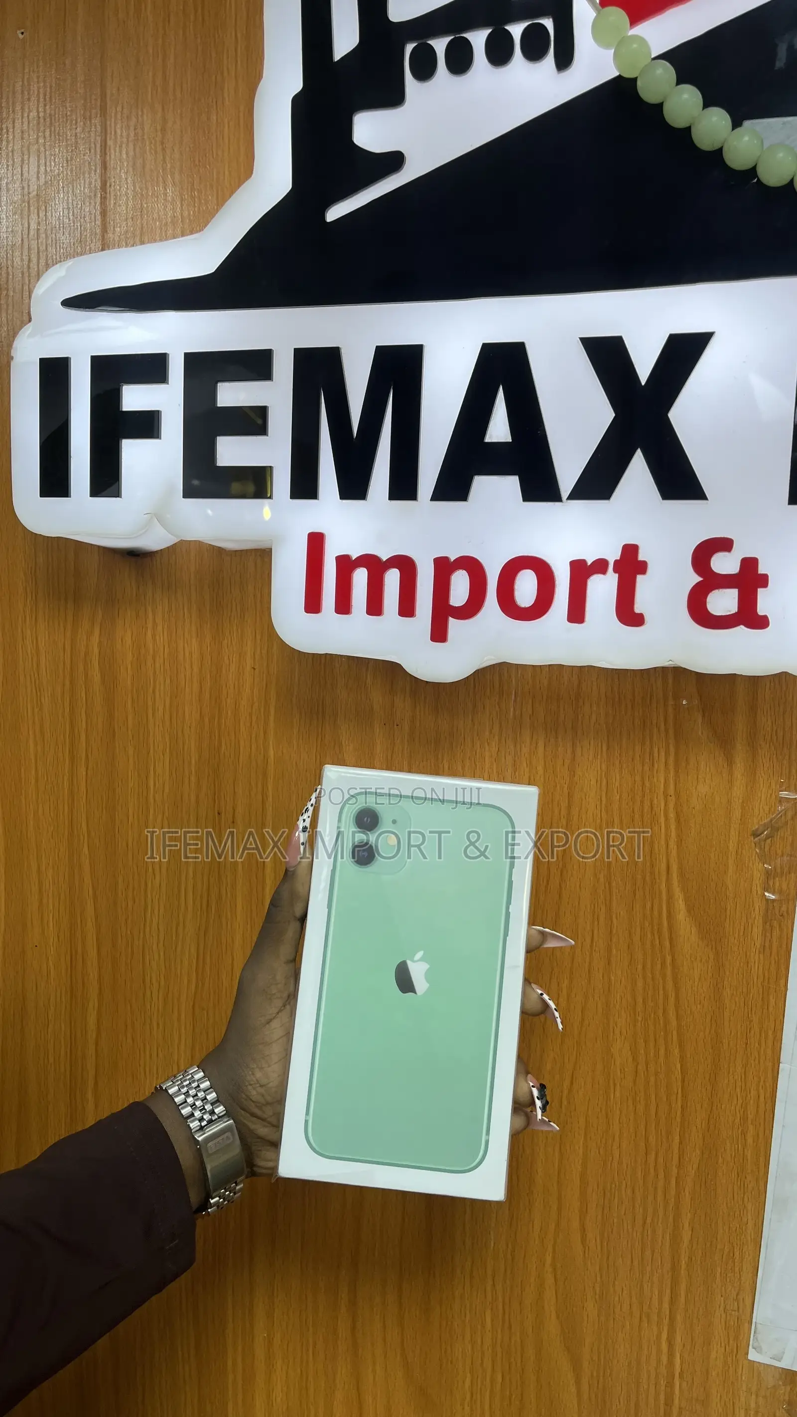 New Apple iPhone 11 128 GB Green