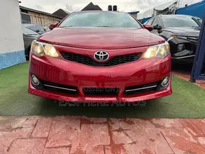 Toyota Camry SE 4dr Sedan (2.5L 4cyl 6A) 2013 Red