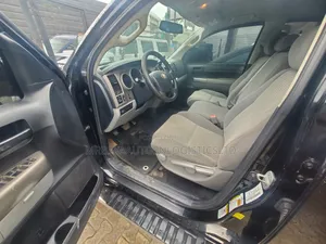 Toyota Tundra 2013 Black