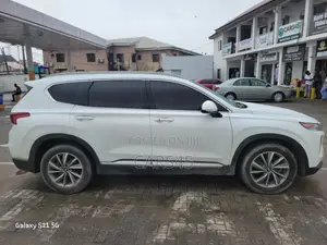 Hyundai Santa Fe 2019 White