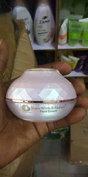 Snow White Radiant Face Cream
