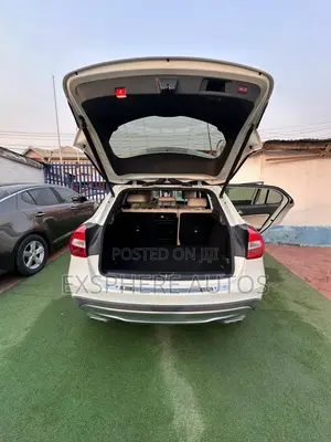 Mercedes-Benz GLA 250 2017 White
