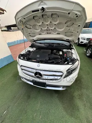 Mercedes-Benz GLA 250 2017 White