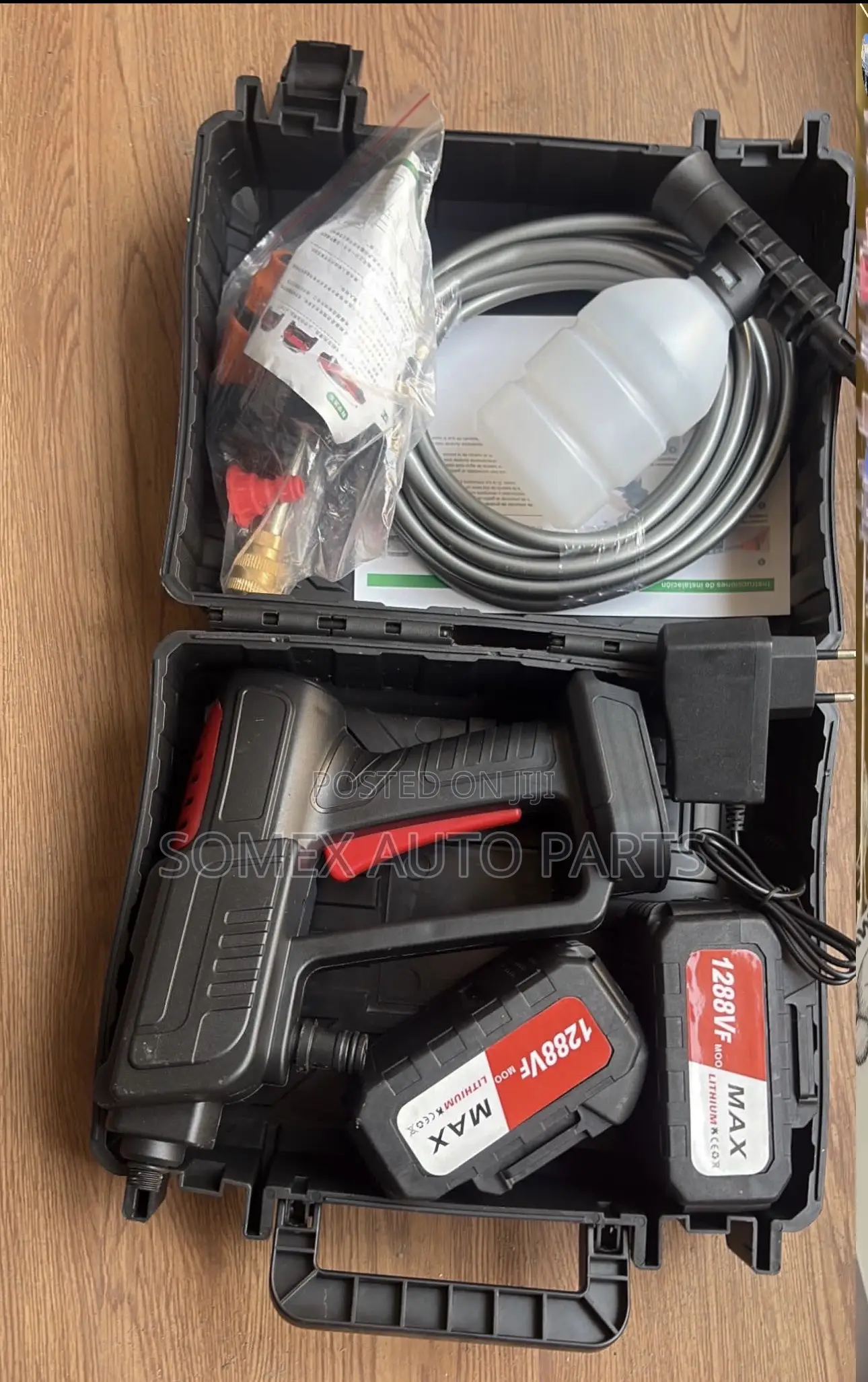 Generic Pressure Washer With Two Batteries