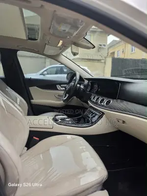 Mercedes-Benz E300 4Matic AWD Sedan (2.0L 4cyl 9A) 2017 White