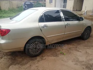 Toyota Corolla 2006 Gold