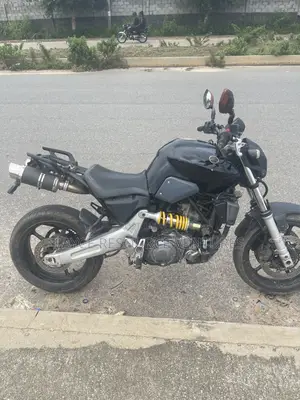 Yamaha 2010 Black
