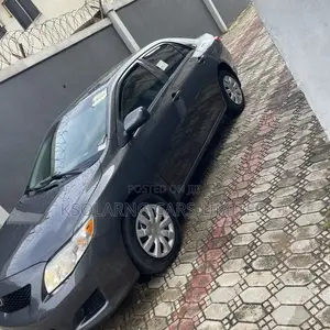 Toyota Corolla LE 4dr Sedan (1.8L 4cyl 4A) 2010 Gray