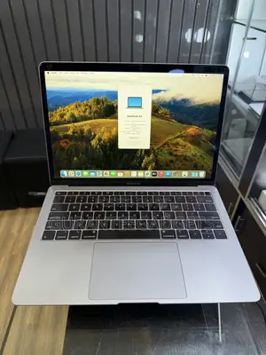 Laptop Apple MacBook Air 2018 8GB Intel Core i5 SSD 256GB