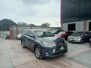 Toyota Highlander 2015 Blue