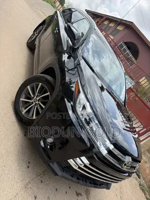 Toyota Highlander XLE 4x4 V6 (3.5L 6cyl 8A) 2017 Black