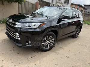 Toyota Highlander XLE 4x4 V6 (3.5L 6cyl 8A) 2017 Black