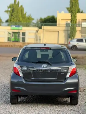 Toyota Yaris 2013 Gray