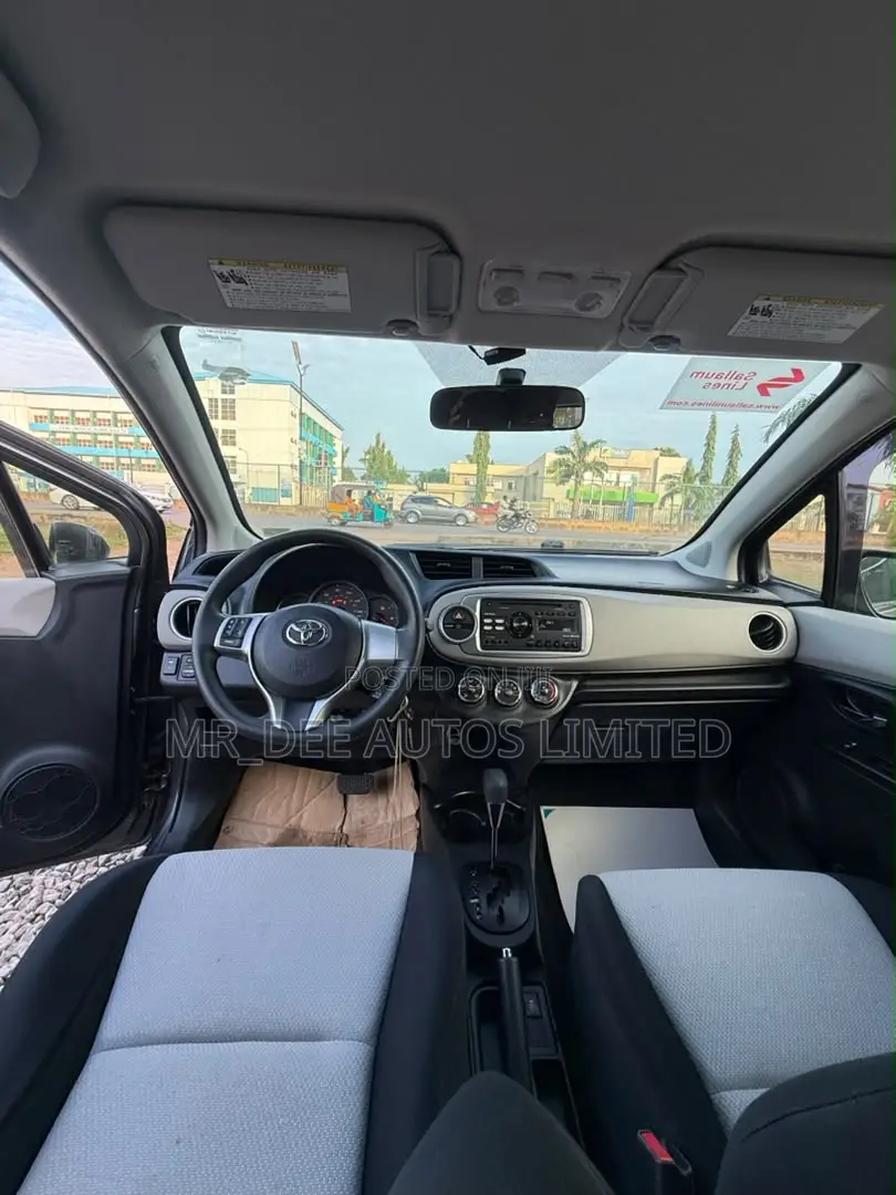 Toyota Yaris 2013 Gray