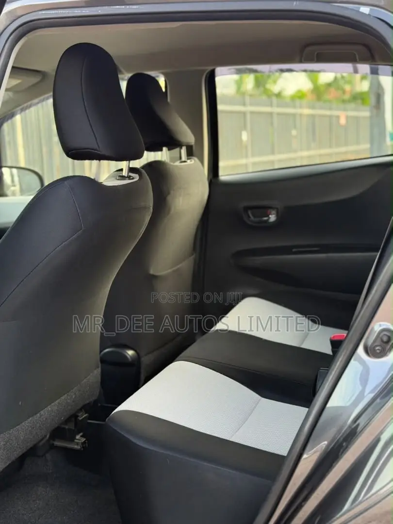 Toyota Yaris 2013 Gray