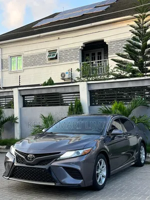 Toyota Camry 2018 Gray