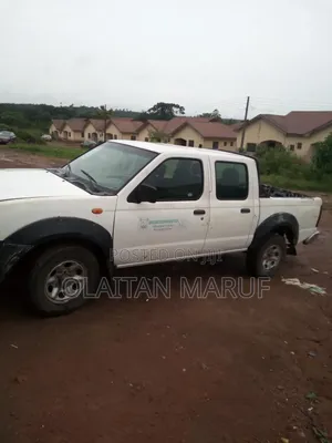 Nissan Frontier 2013 White