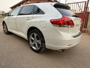 Toyota Venza XLE 2010 White