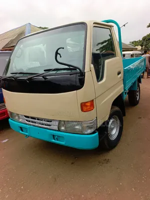 Nigeria Used Toyota Dyna 150 4yers 3y Petrol Engine
