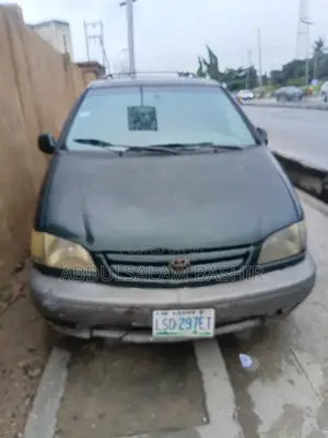 Toyota Sienna XLE 2002 Gray